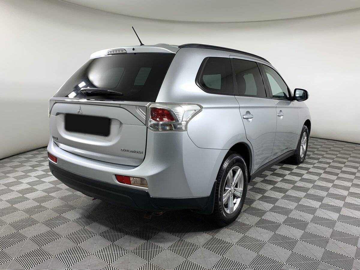Mitsubishi Outlander 2013 года с пробегом. Фото: #4