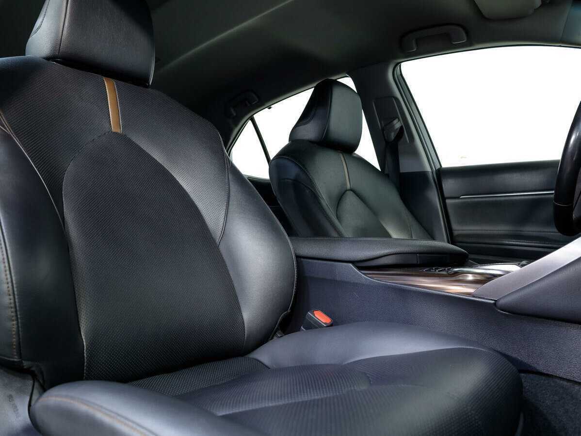 Toyota Camry 2019 года с пробегом. Фото: #13