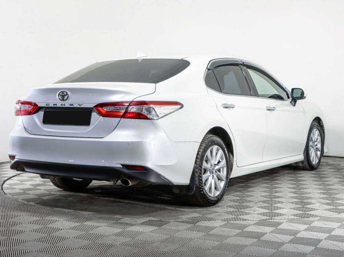 Toyota Camry 2018 года с пробегом. Фото: #4