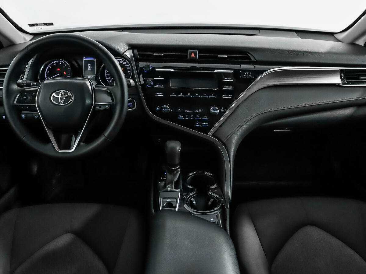 Toyota Camry 2021 года с пробегом. Фото: #12