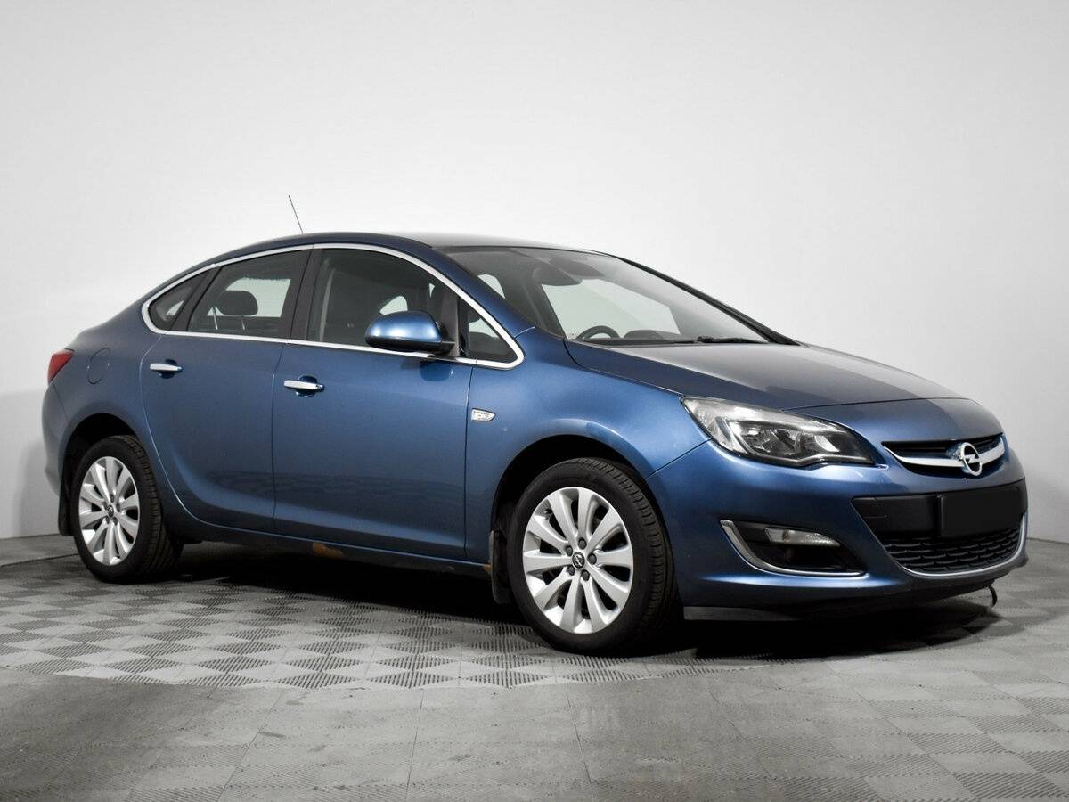Opel Astra 2013 года с пробегом. Фото: #2