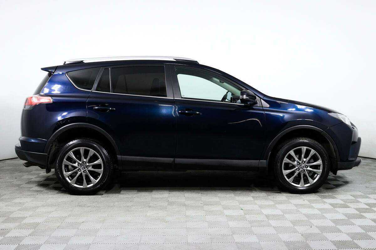 Toyota RAV4 2019 года с пробегом. Фото: #3