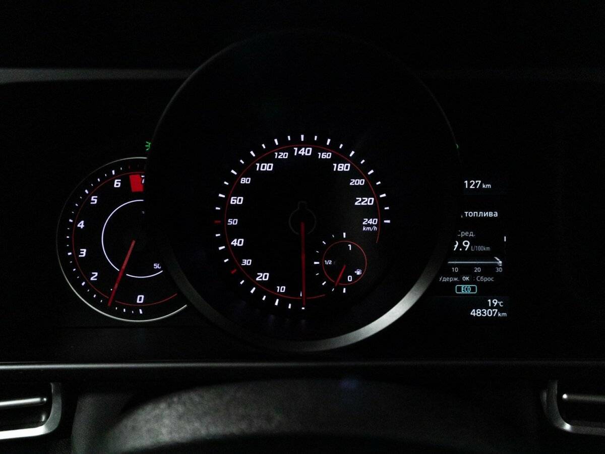 Hyundai Elantra 2021 года с пробегом. Фото: #11