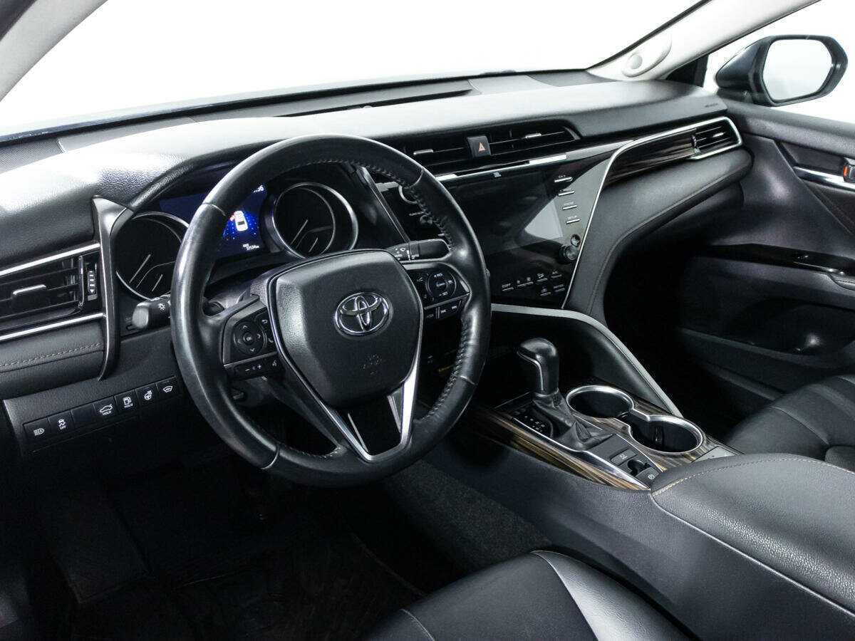 Toyota Camry 2020 года с пробегом. Фото: #10