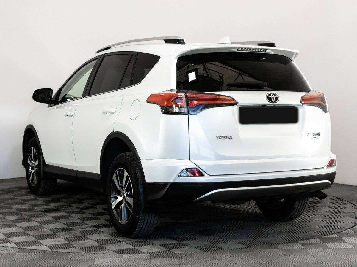 Toyota RAV4 2018 года с пробегом. Фото: #5