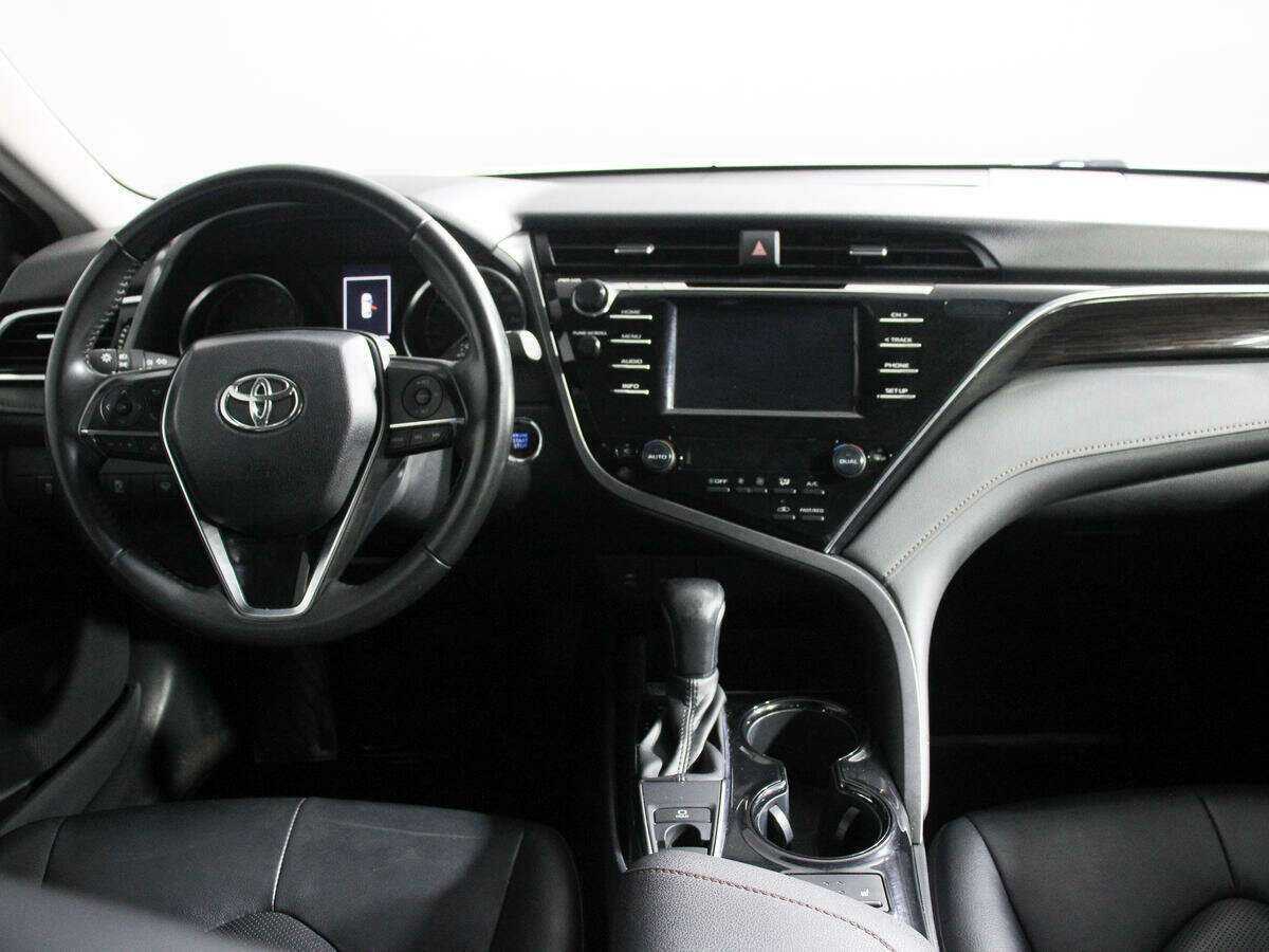 Toyota Camry 2020 года с пробегом. Фото: #11