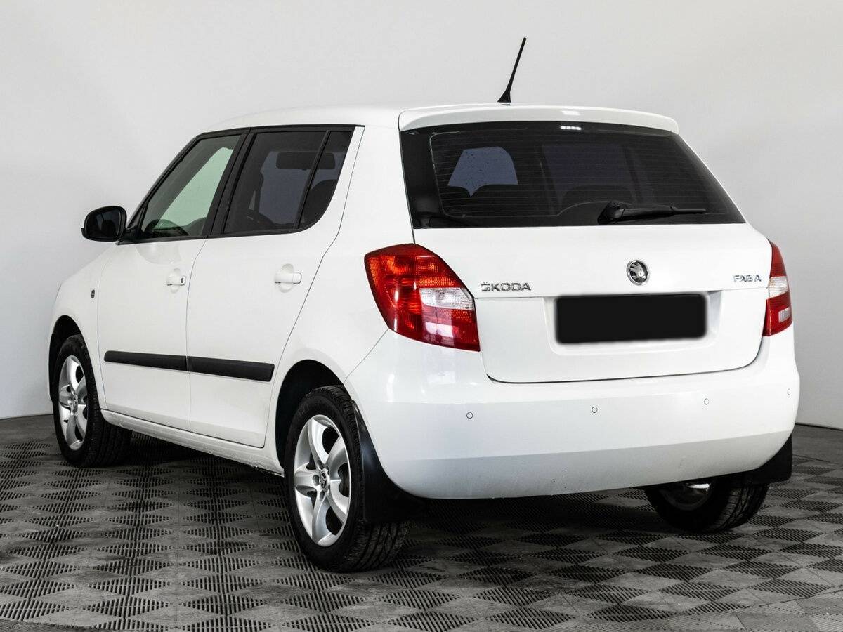 Skoda Fabia 2013 года с пробегом. Фото: #6