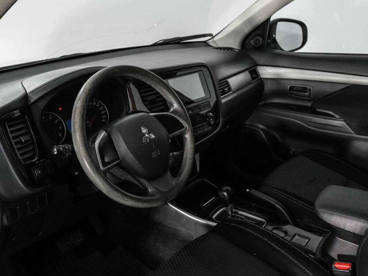 Mitsubishi Outlander 2018 года с пробегом. Фото: #8