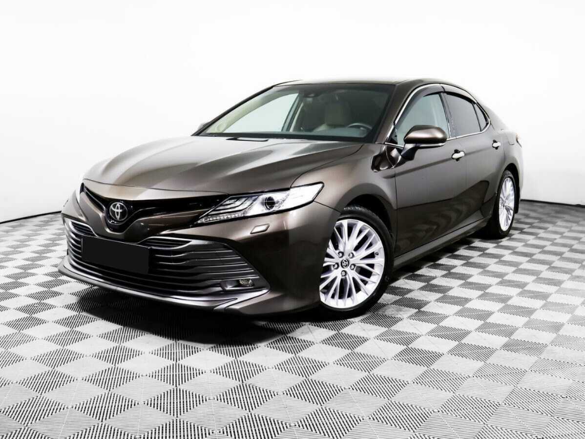 Toyota Camry 2020 года с пробегом. Посмотреть фото