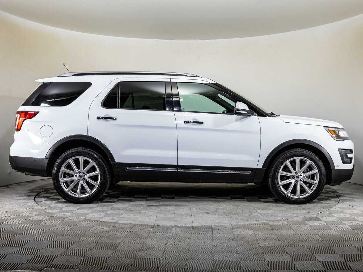 Ford Explorer 2015 года с пробегом. Фото: #3
