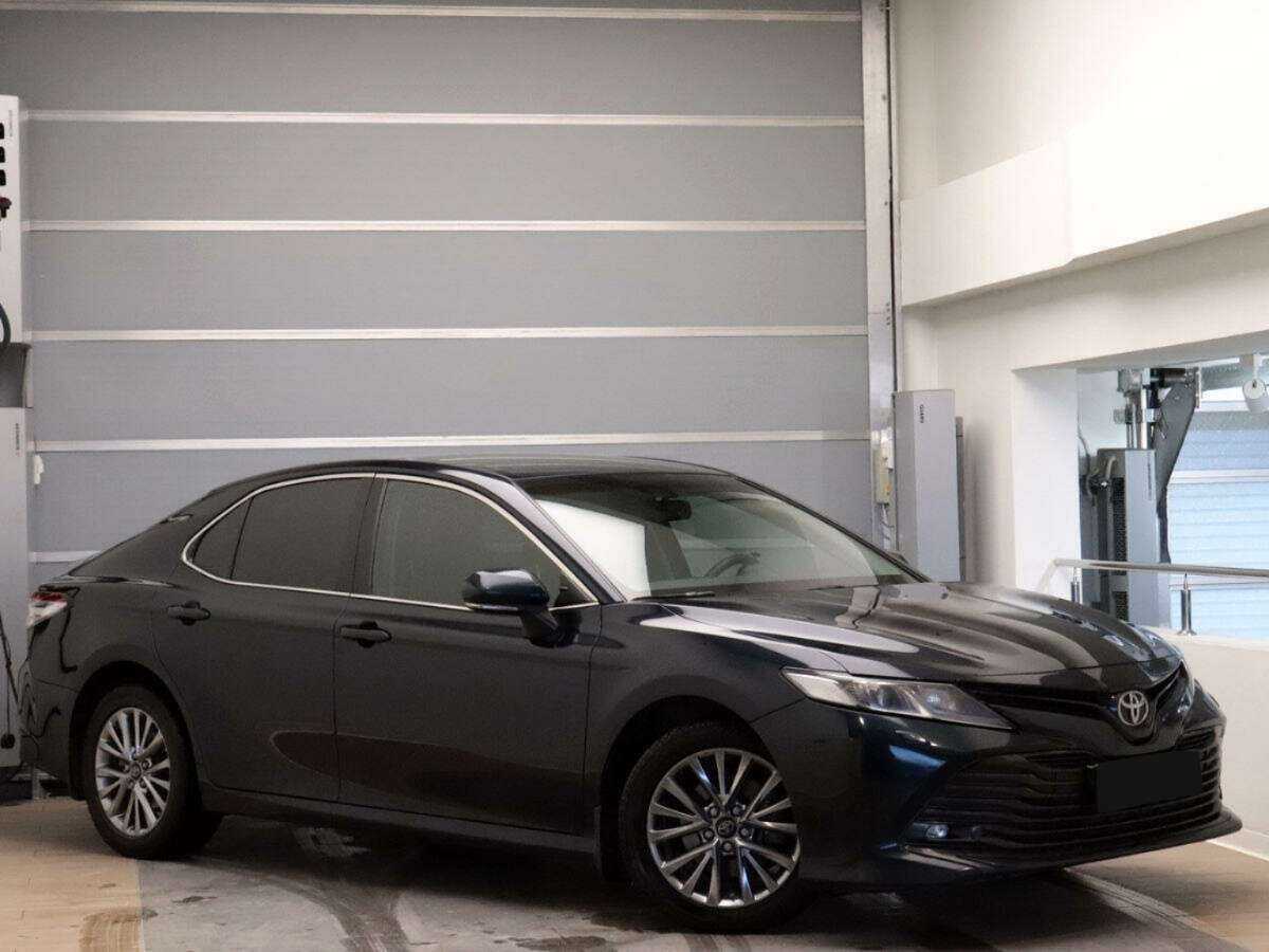 Toyota Camry 2019 года с пробегом. Фото: #2