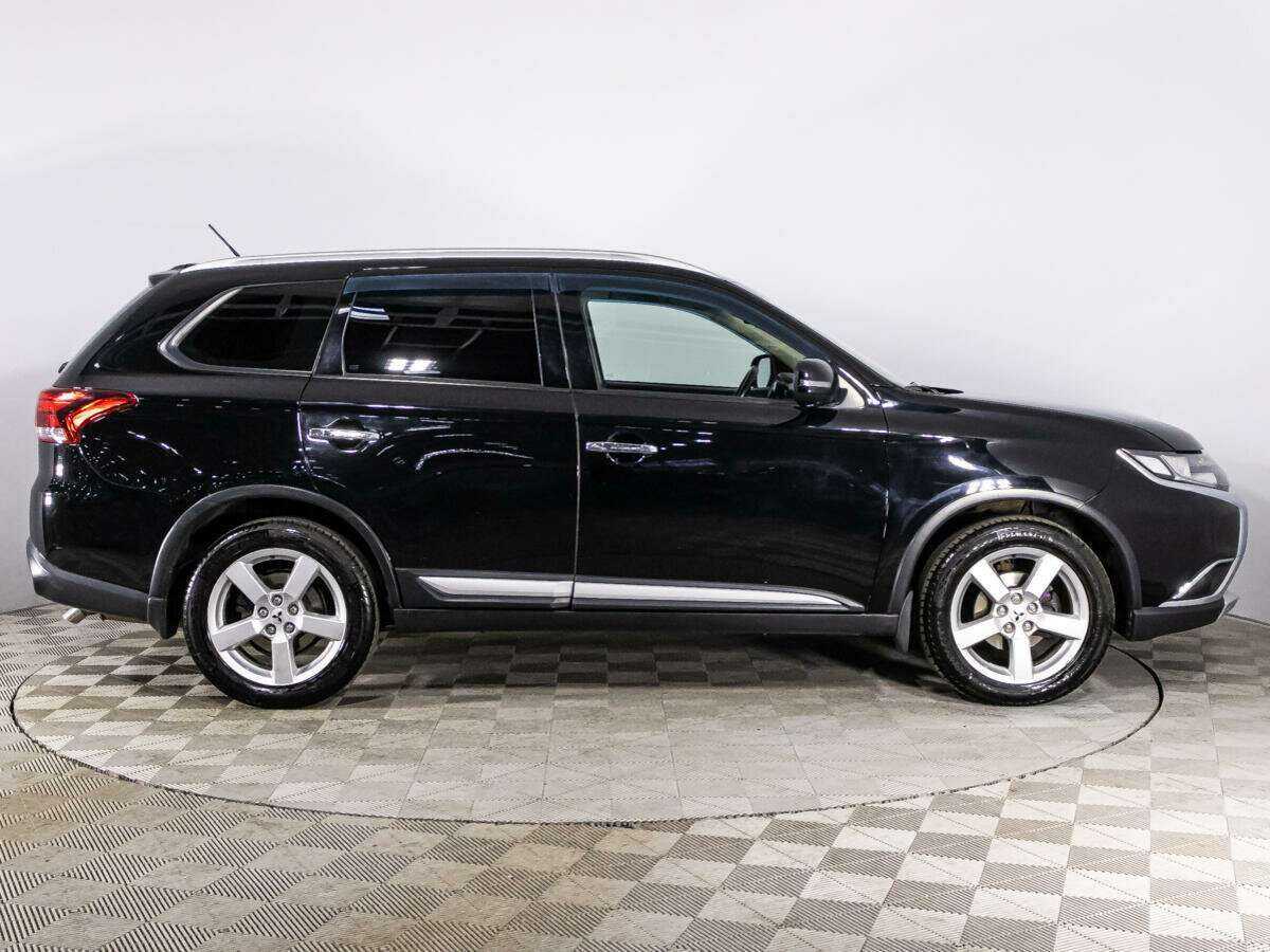 Mitsubishi Outlander 2016 года с пробегом. Фото: #3