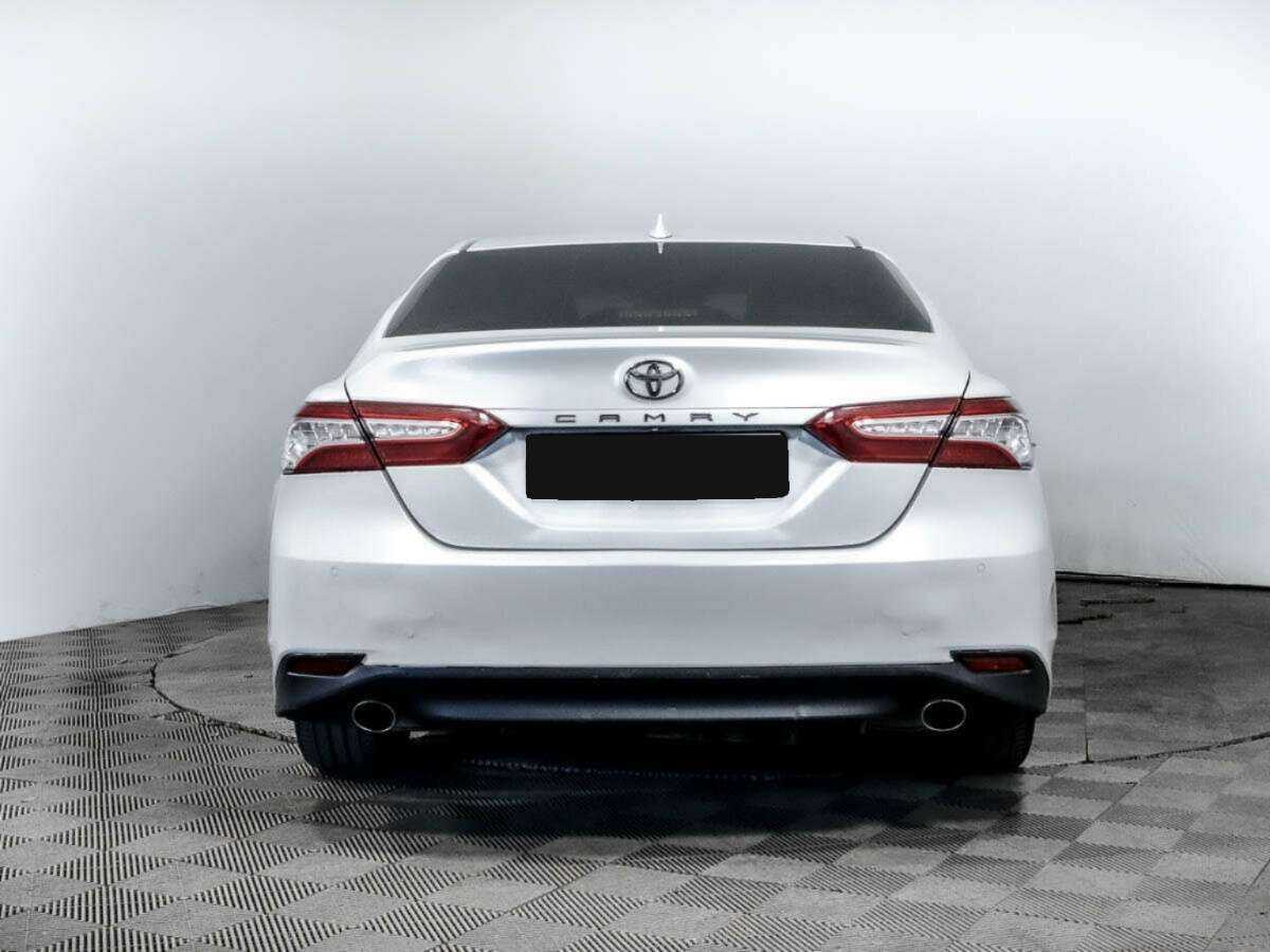 Toyota Camry 2018 года с пробегом. Фото: #4