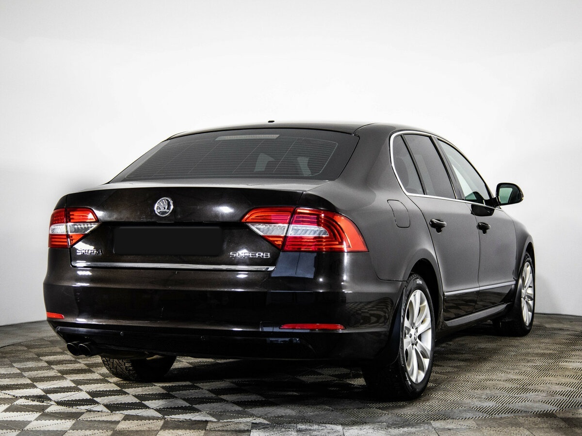 Skoda Superb 2014 года с пробегом. Фото: #3