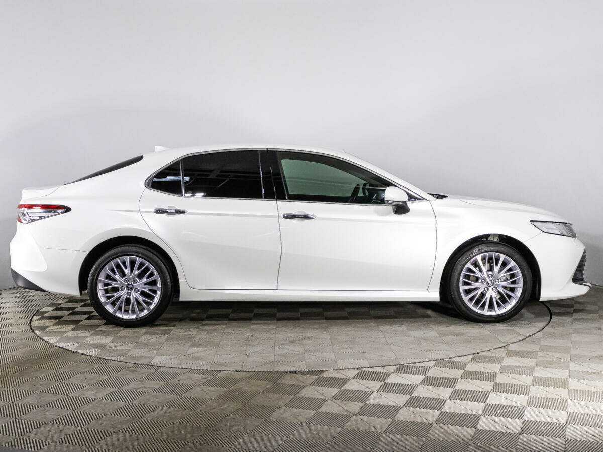Toyota Camry 2020 года с пробегом. Фото: #3