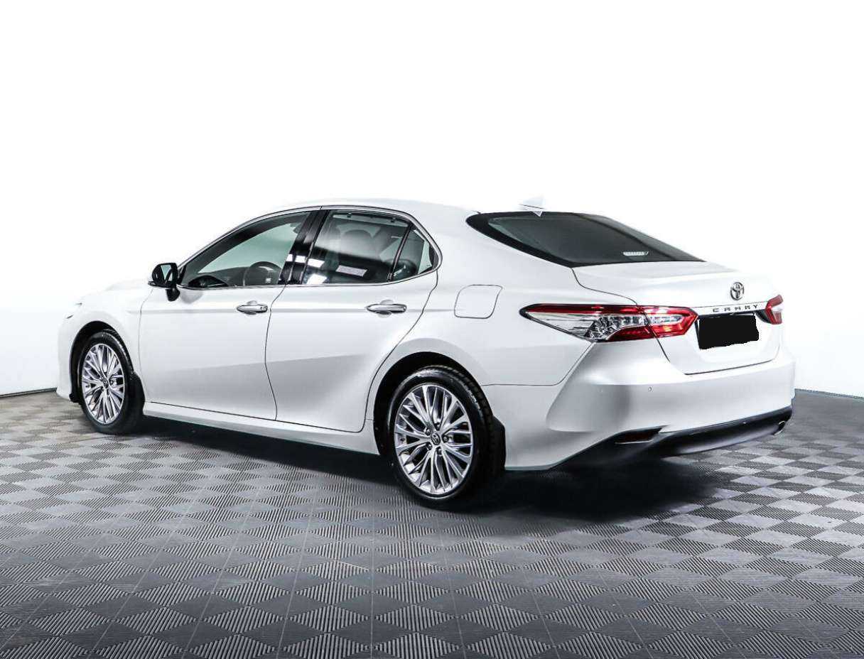 Toyota Camry 2020 года с пробегом. Фото: #4