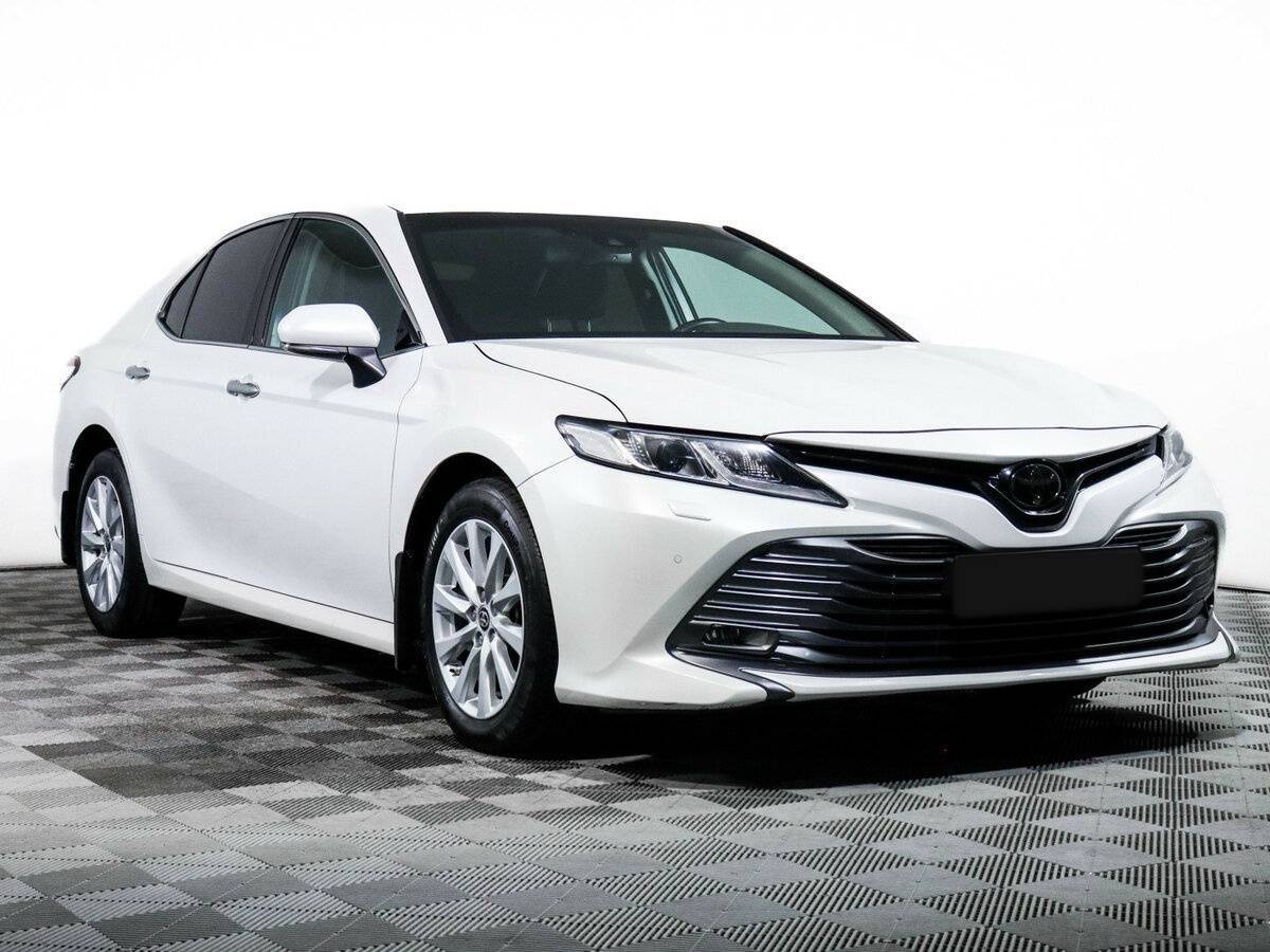 Toyota Camry 2021 года с пробегом. Фото: #2