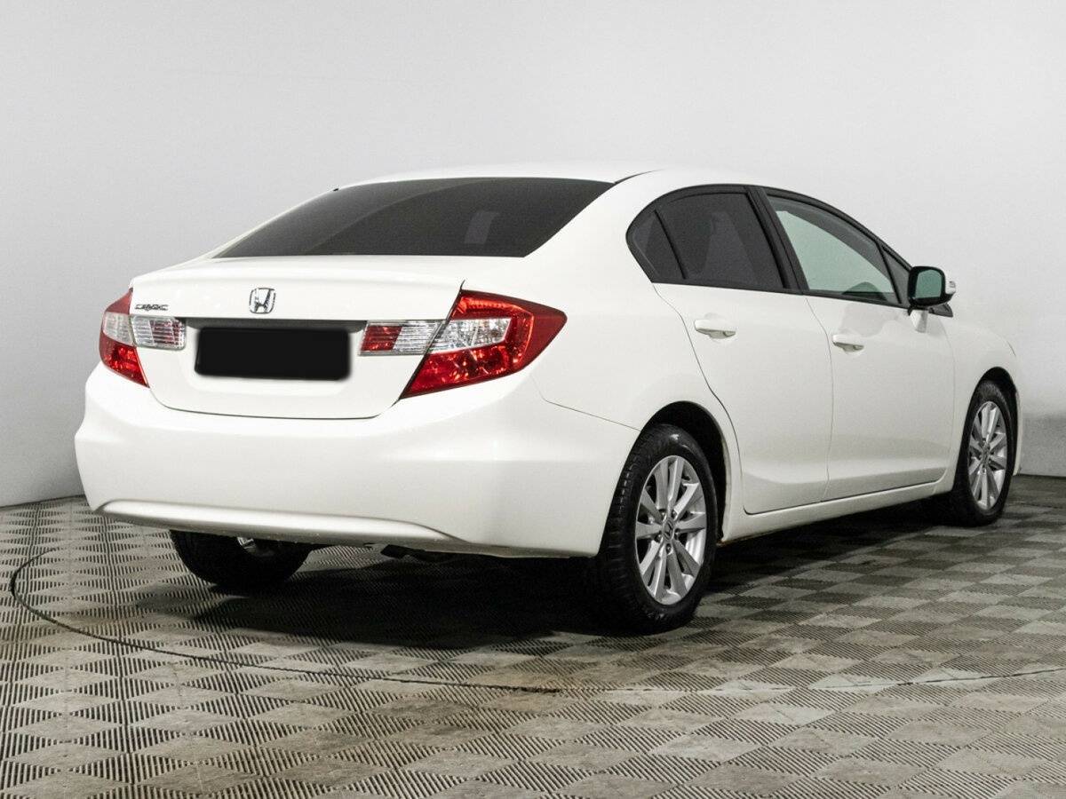 Honda Civic 2012 года с пробегом. Фото: #4