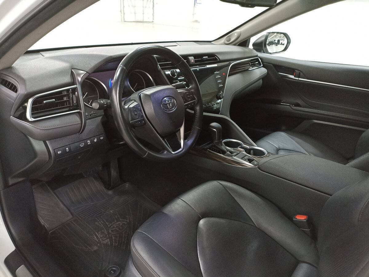 Toyota Camry 2019 года с пробегом. Фото: #15