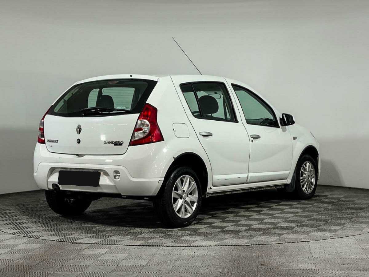 Renault Sandero 2013 года с пробегом. Фото: #2