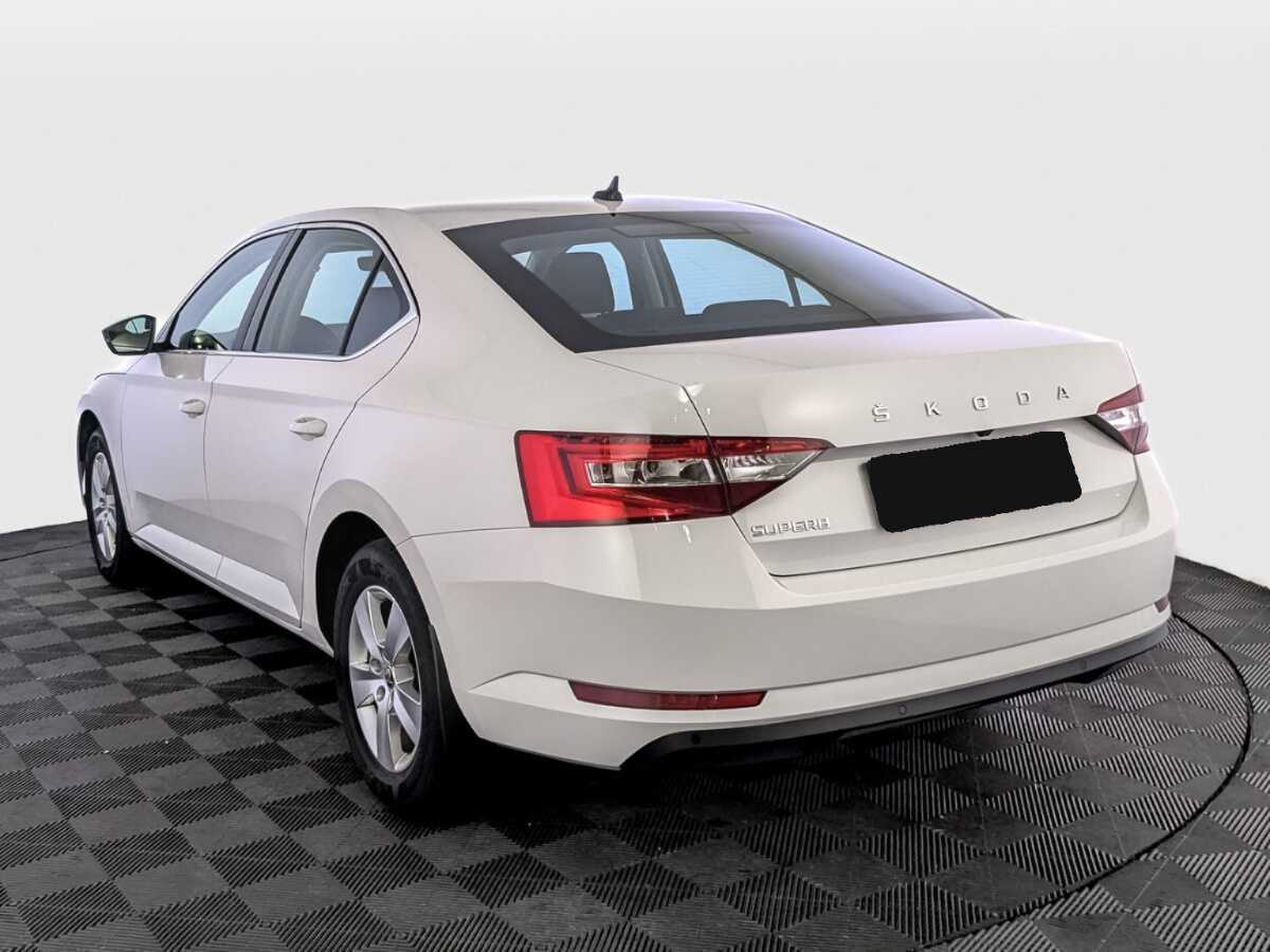 Skoda Superb 2021 года с пробегом. Фото: #6