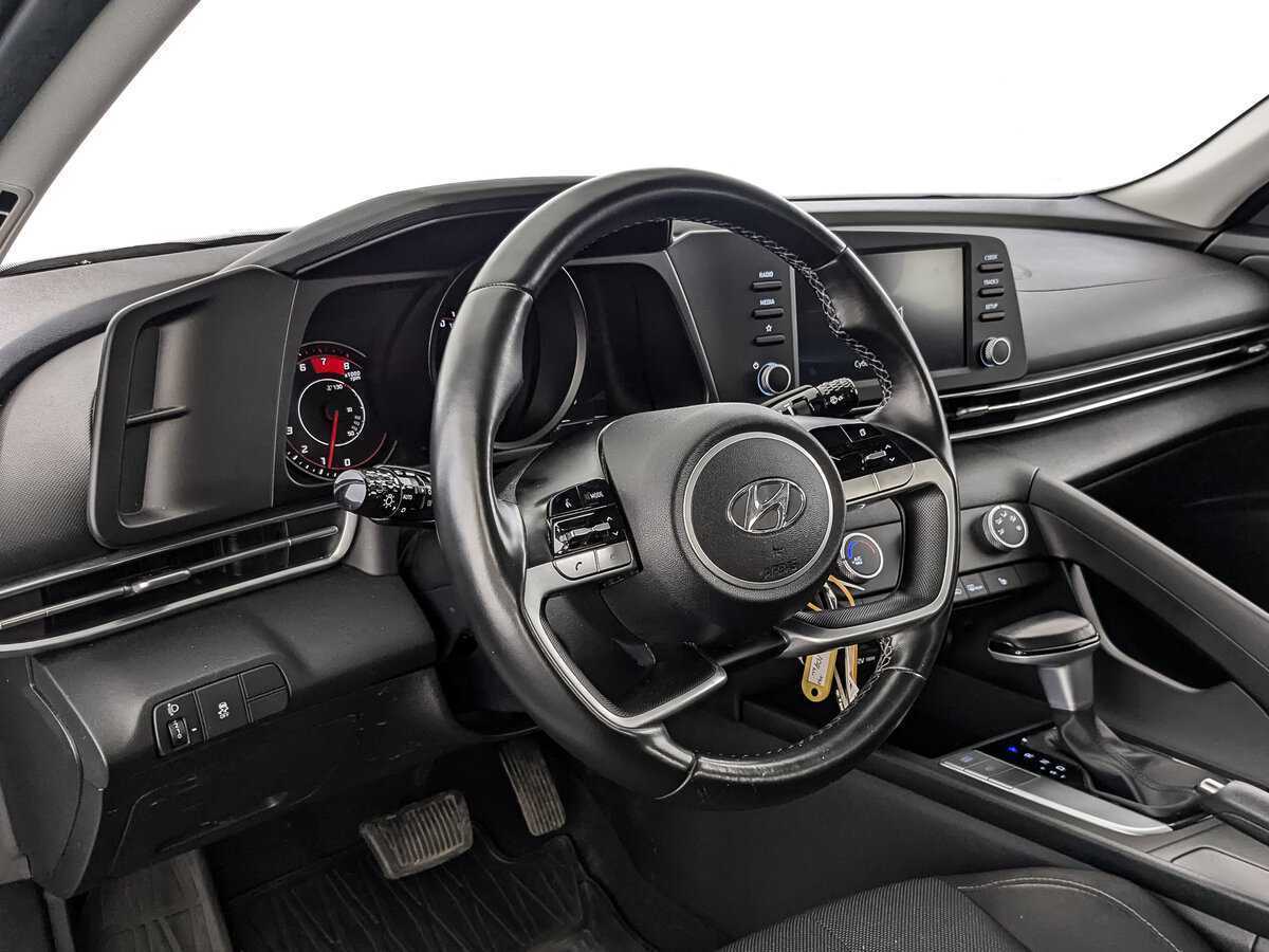 Hyundai Elantra 2021 года с пробегом. Фото: #10