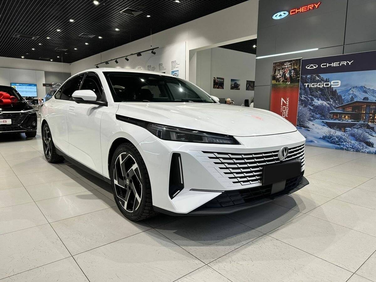 Changan Lamore 2023 года с пробегом. Фото: #2