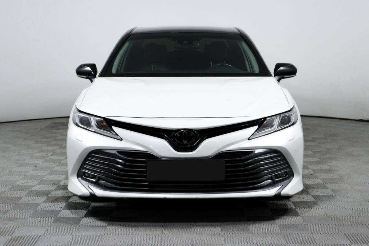 Toyota Camry 2020 года с пробегом. Фото: #1