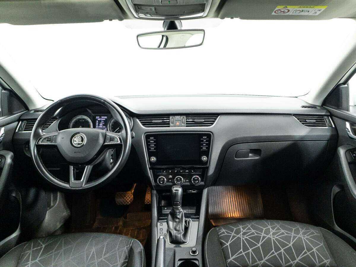 Skoda Octavia 2019 года с пробегом. Фото: #12