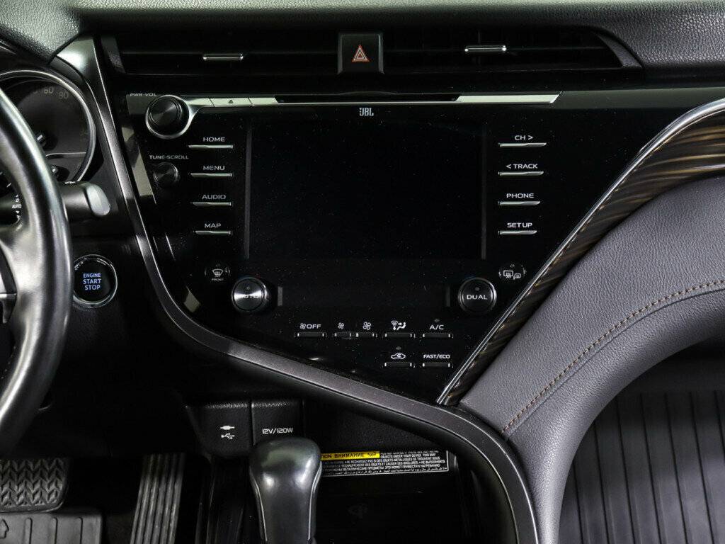 Toyota Camry 2018 года с пробегом. Фото: #13