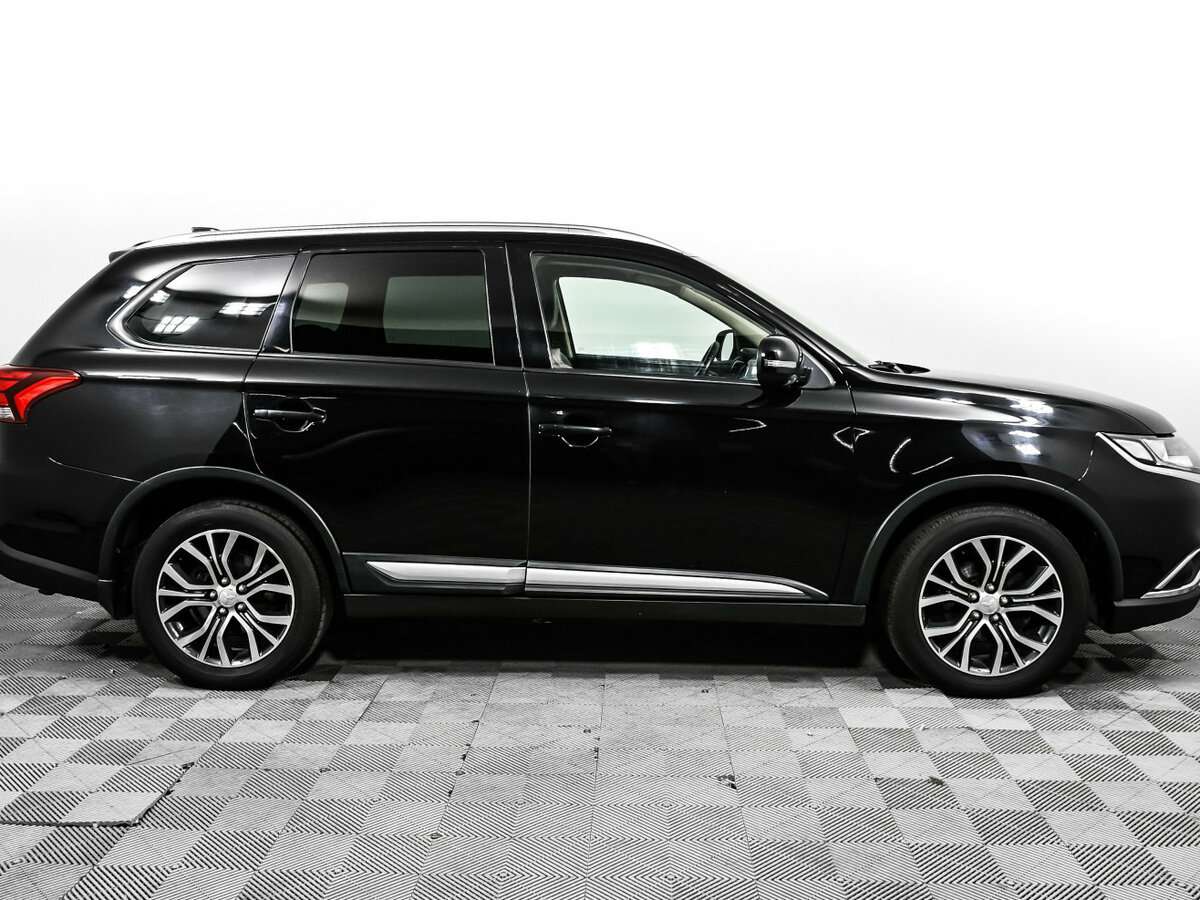 Mitsubishi Outlander 2018 года с пробегом. Фото: #3