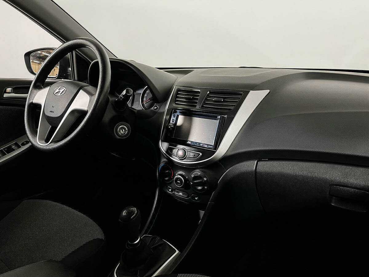 Hyundai Solaris 2012 года с пробегом. Фото: #8