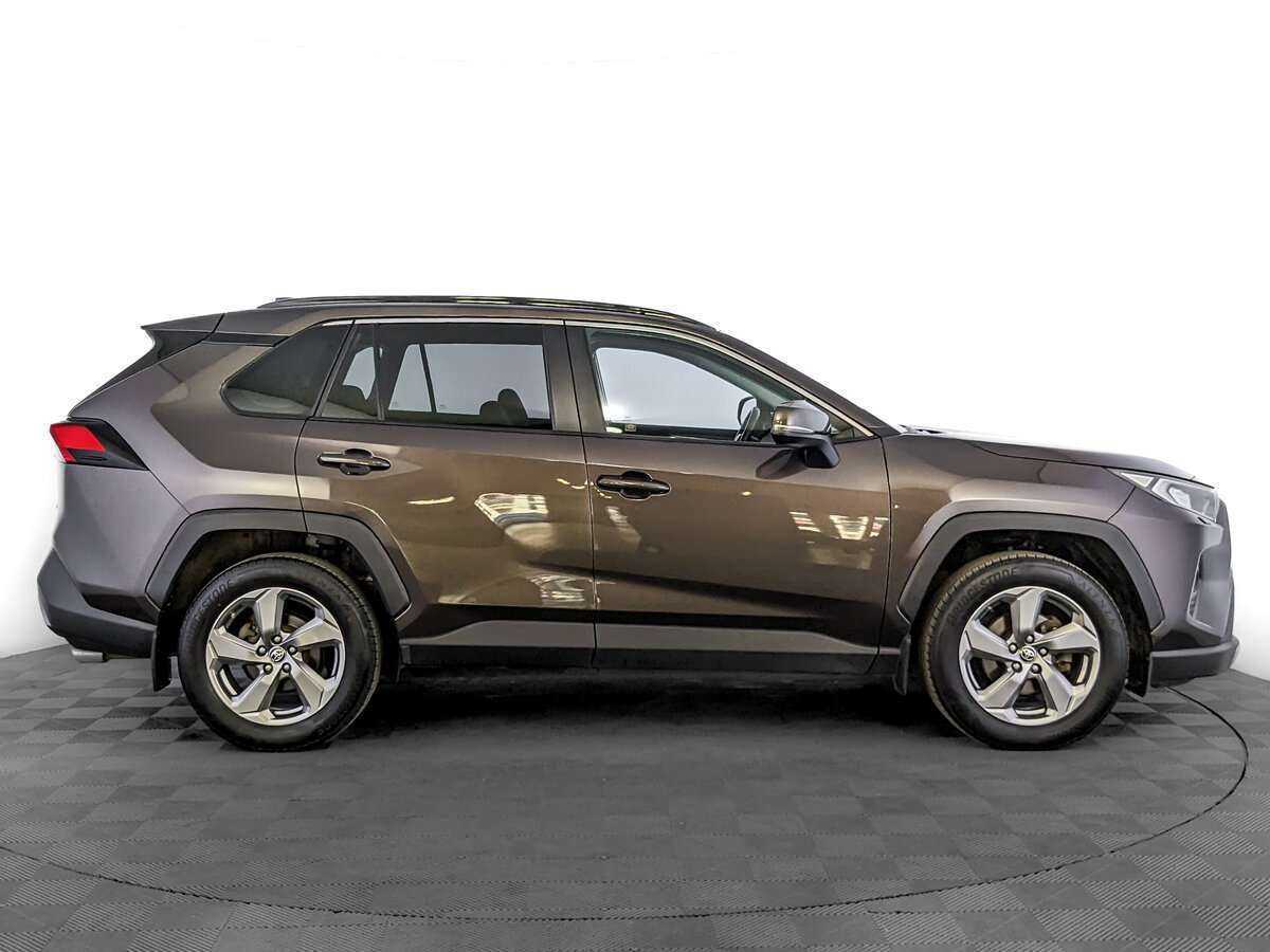 Toyota RAV4 2020 года с пробегом. Фото: #3