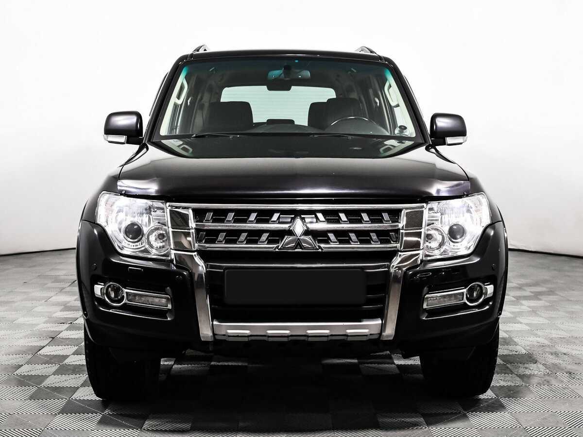 Mitsubishi Pajero 2015 года с пробегом. Фото: #1