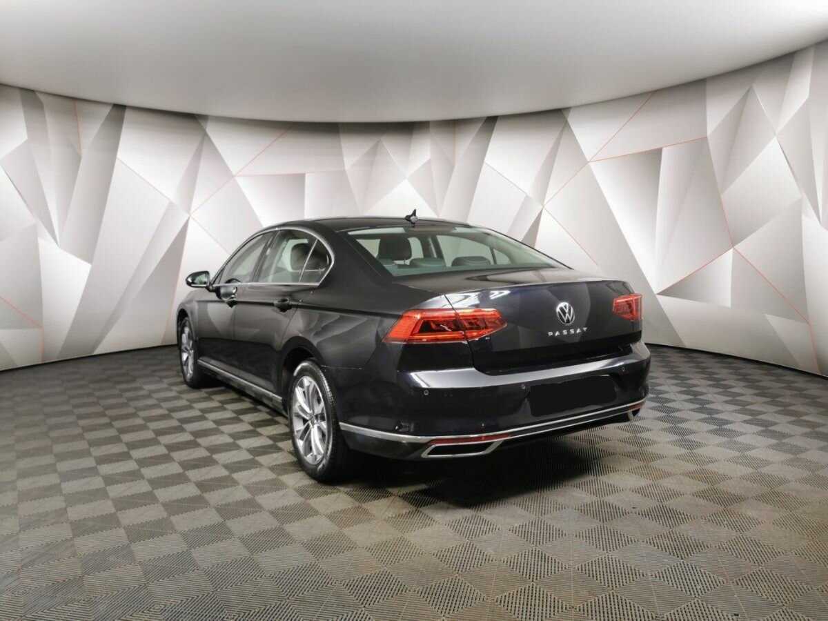 Volkswagen Passat 2021 года с пробегом. Фото: #3