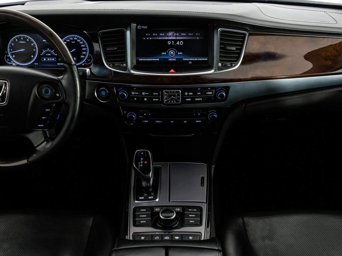 Hyundai Equus 2015 года с пробегом. Фото: #12