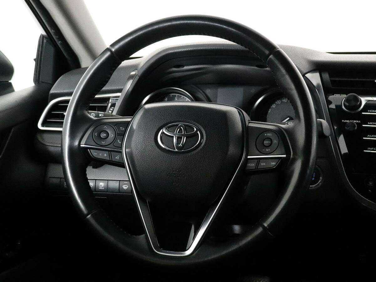 Toyota Camry 2020 года с пробегом. Фото: #11