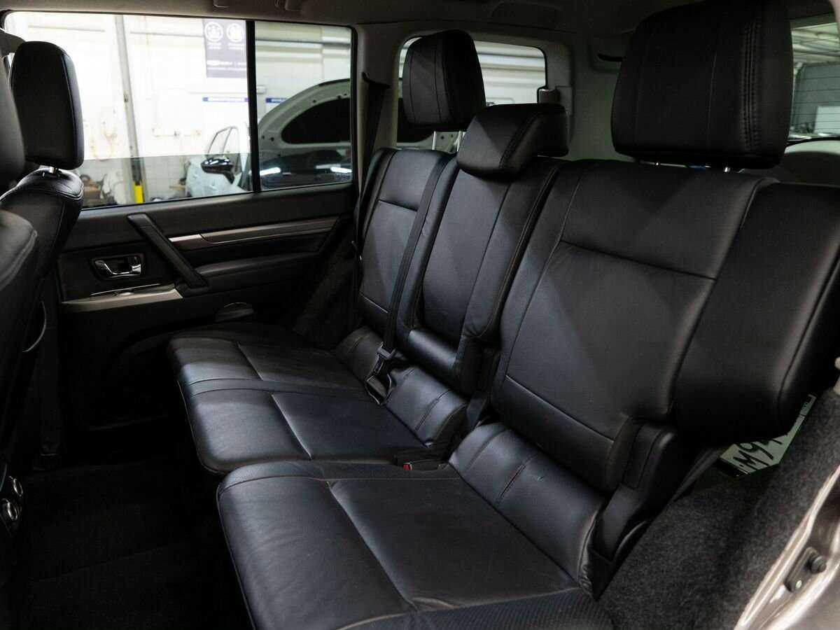 Mitsubishi Pajero 2012 года с пробегом. Фото: #6