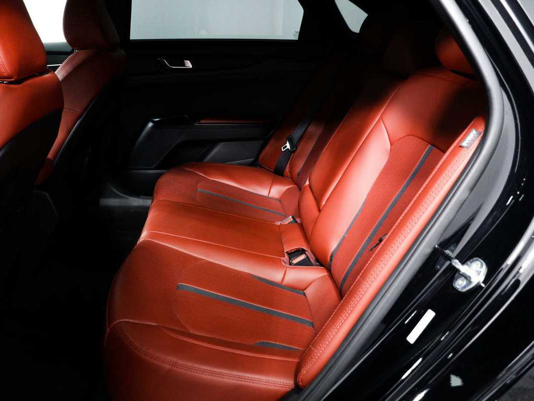 Kia K5 2022 года с пробегом. Фото: #11