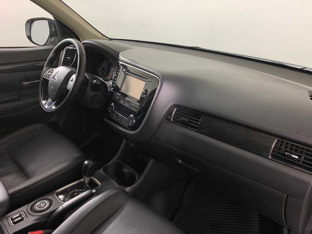 Mitsubishi Outlander 2016 года с пробегом. Фото: #13