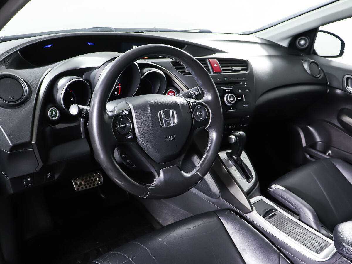 Honda Civic 2013 года с пробегом. Фото: #12