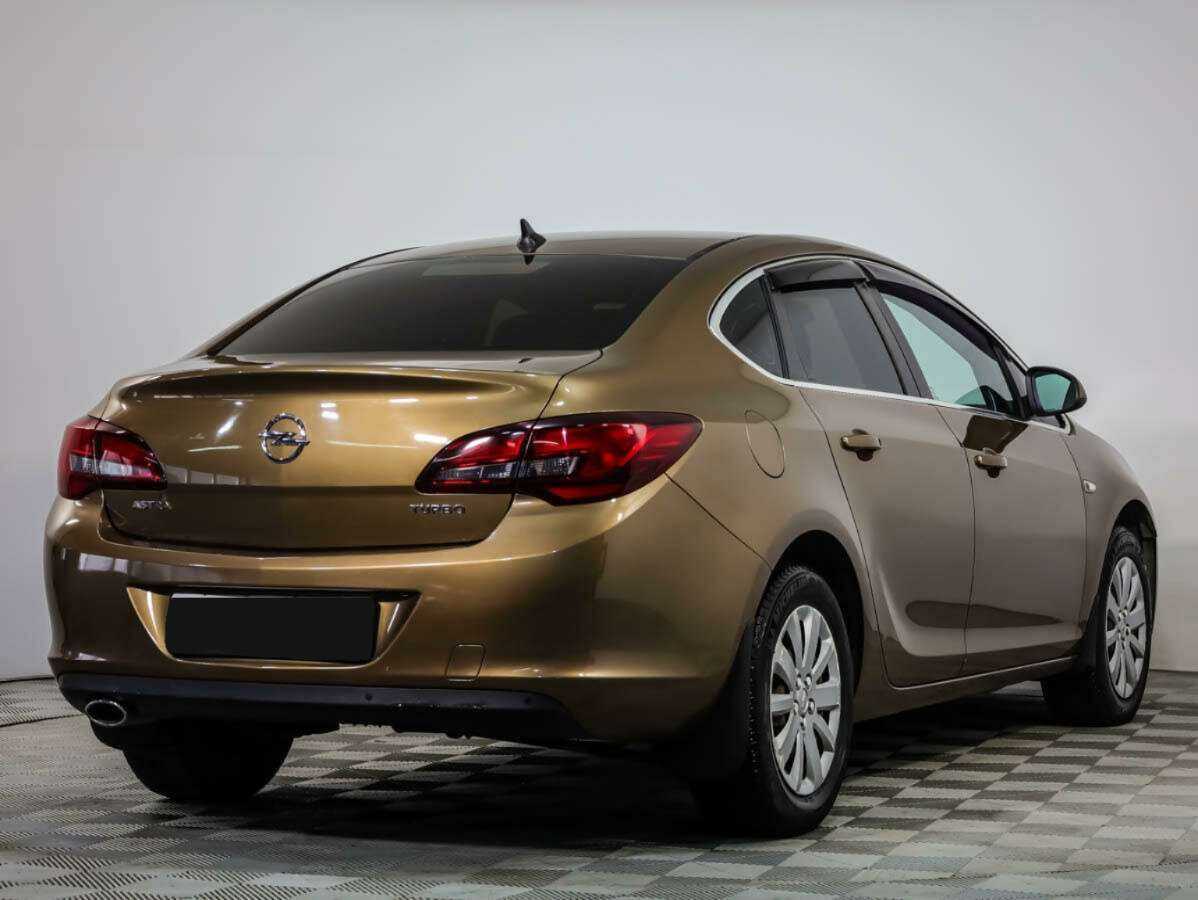 Opel Astra 2015 года с пробегом. Фото: #3