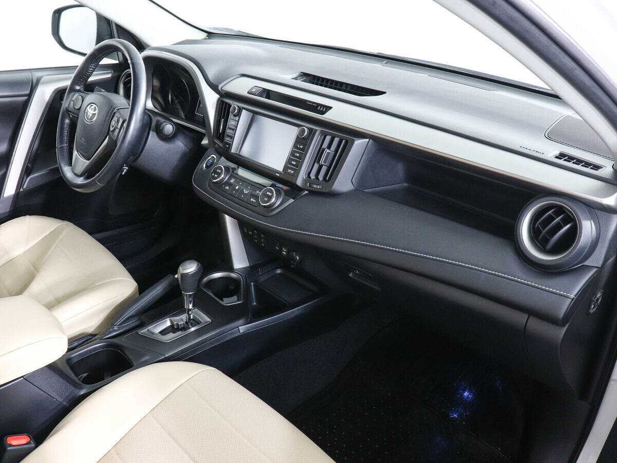Toyota RAV4 2017 года с пробегом. Фото: #9