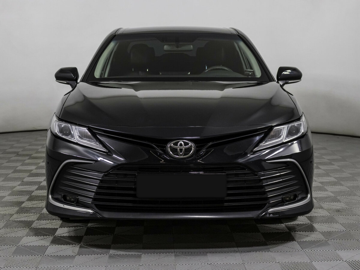 Toyota Camry 2021 года с пробегом. Фото: #1