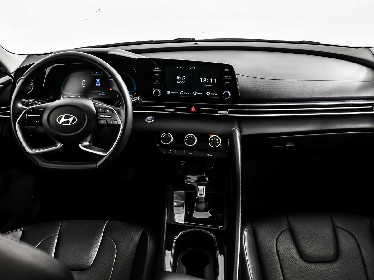 Hyundai Elantra 2023 года с пробегом. Фото: #13