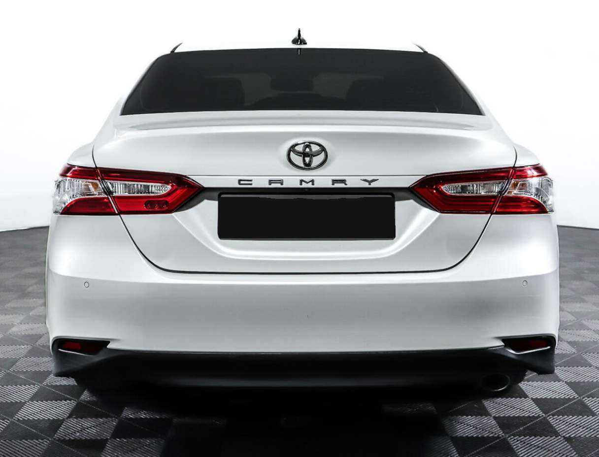 Toyota Camry 2018 года с пробегом. Фото: #5