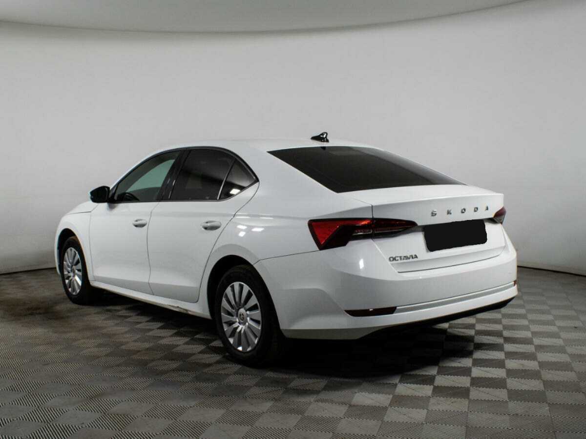 Skoda Octavia 2021 года с пробегом. Фото: #6