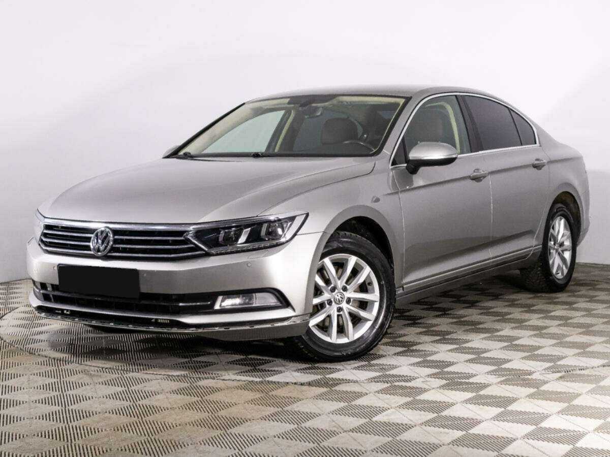 Volkswagen Passat 2017 года с пробегом. Посмотреть фото