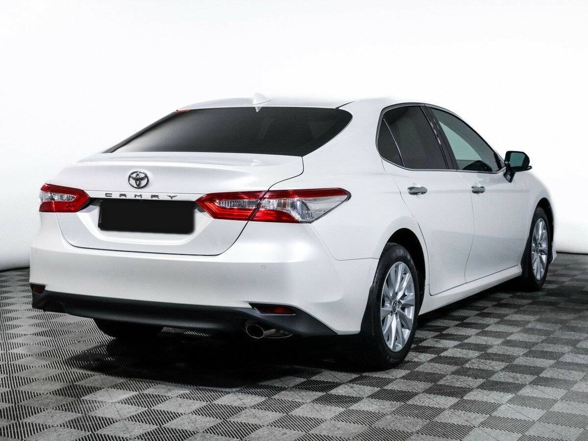 Toyota Camry 2021 года с пробегом. Фото: #4