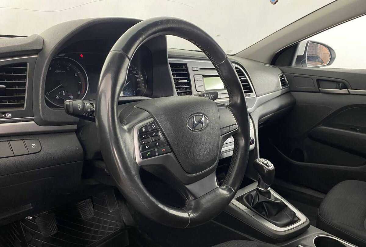 Hyundai Elantra 2017 года с пробегом. Фото: #11
